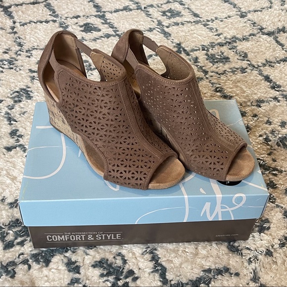 LifeStride Hinx Wedge Sandal - Picture 2 of 6